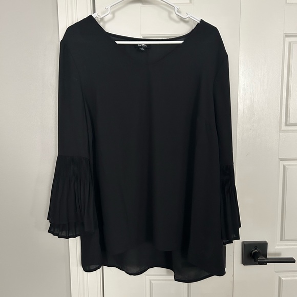 Tacera Black Bell Sleeve embellished detail Top Size Large NWT - Picture 1 of 5